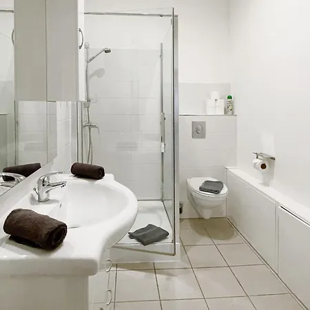 Schwanenburg Am Stadtrand Von Berlin Kolonie Rontgental