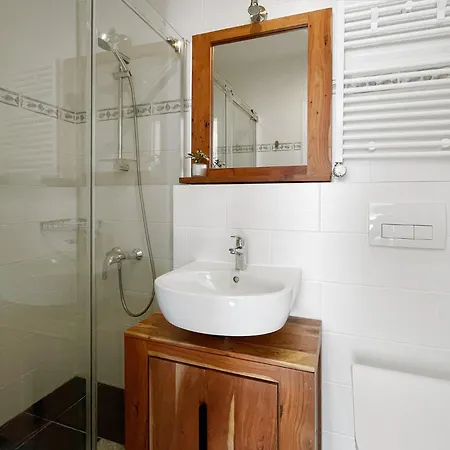 Apartment Schwanenburg Am Stadtrand Von Berlin *